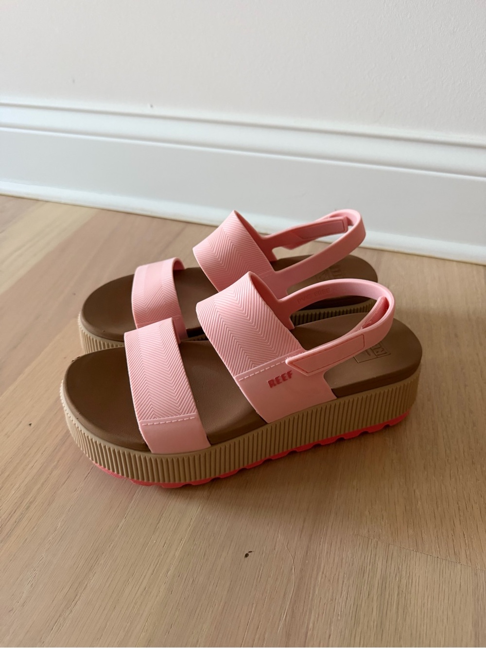 Reef Vista Higher Wedge English Rose 9 - Picture 7 of 12